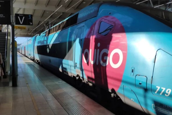 Un train à quai pour votre transfert à Aix-en-Provence TGV